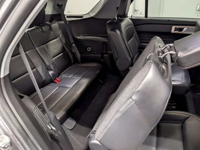 Used 2023 Ford Explorer Limited w/ Equipment Group 301A AWD/4WD image 37