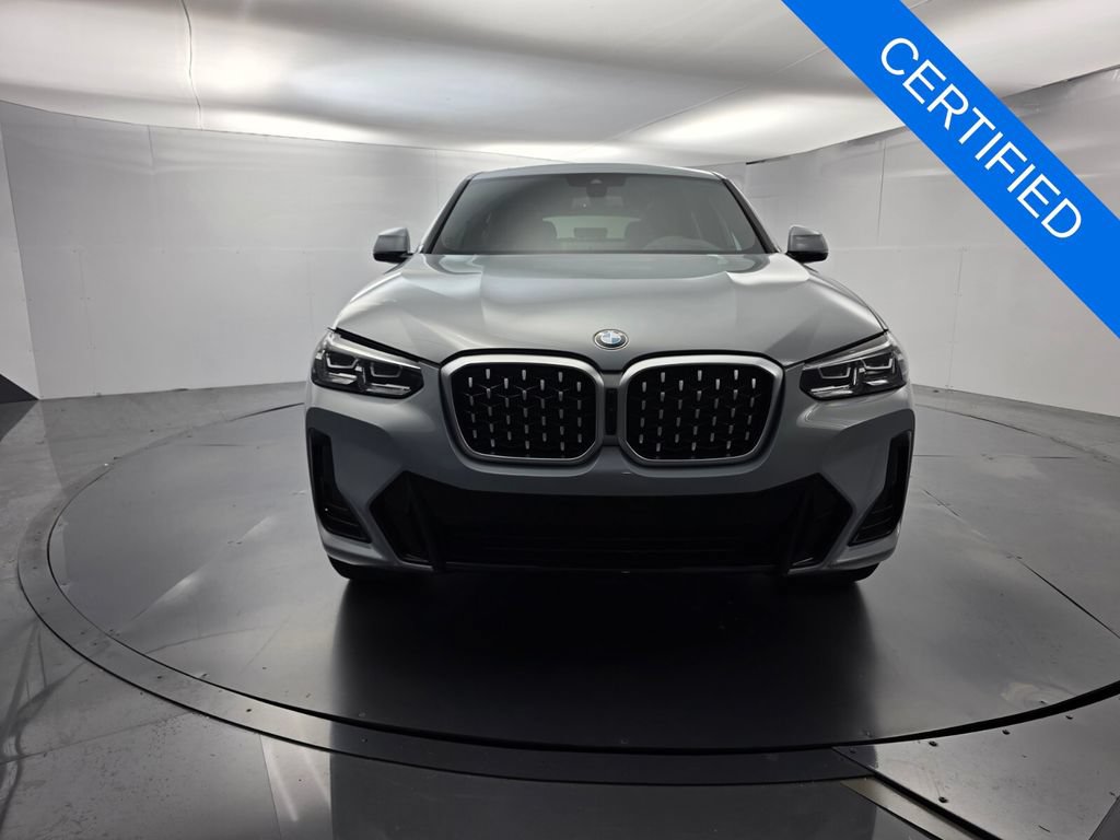 Used 2024 BMW X4 xDrive30i w/ Premium Package AWD/4WD image 2