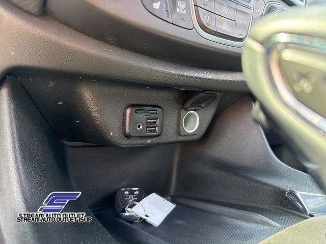 Used 2023 Chevrolet Traverse RS image 45