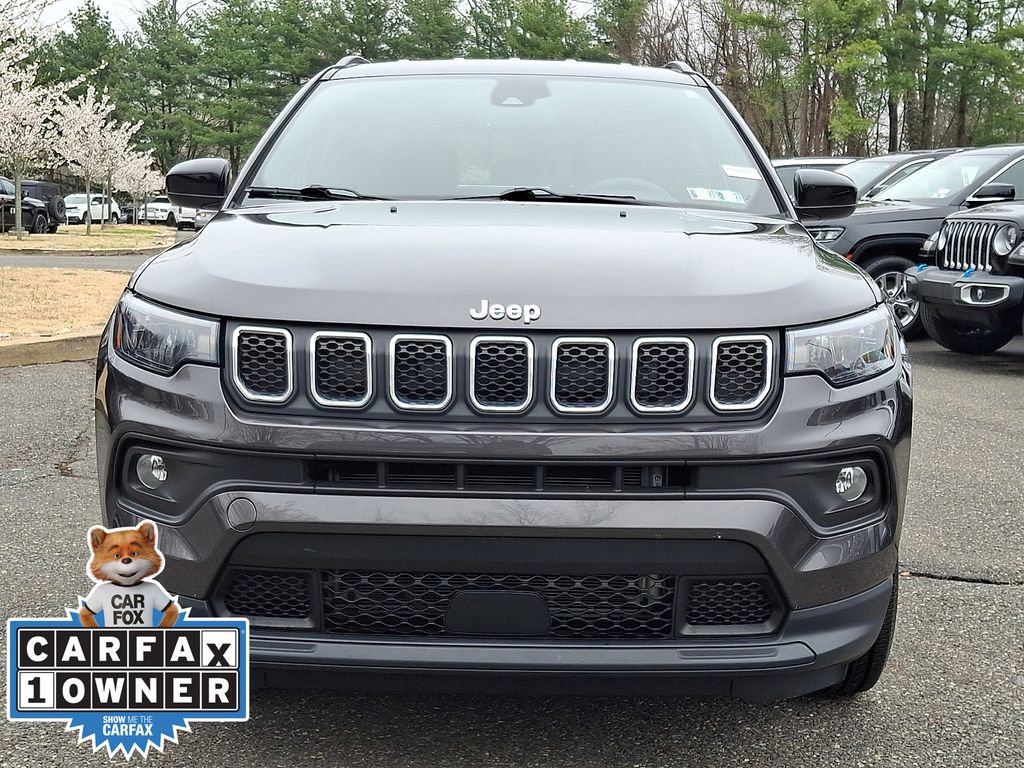 Used 2023 Jeep Compass Latitude image 2