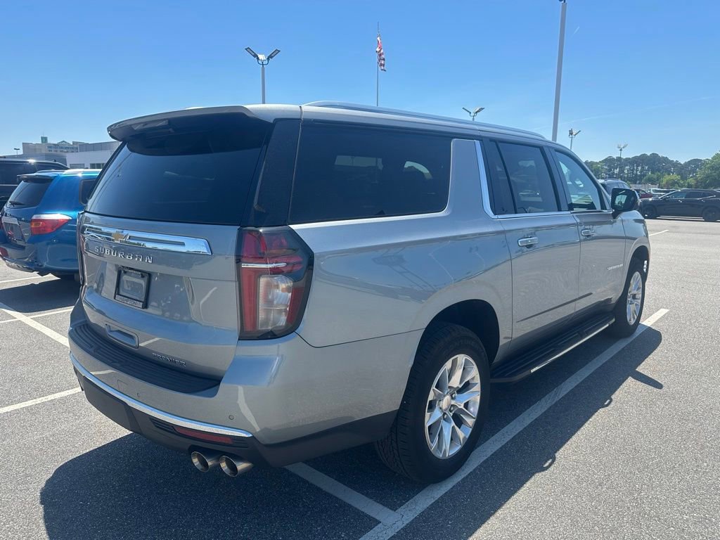 Used 2024 Chevrolet Suburban Premier w/ Premium Package AWD/4WD image 4