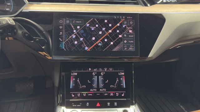 Used 2019 Audi e-tron Prestige w/ Prestige Package AWD/4WD image 32