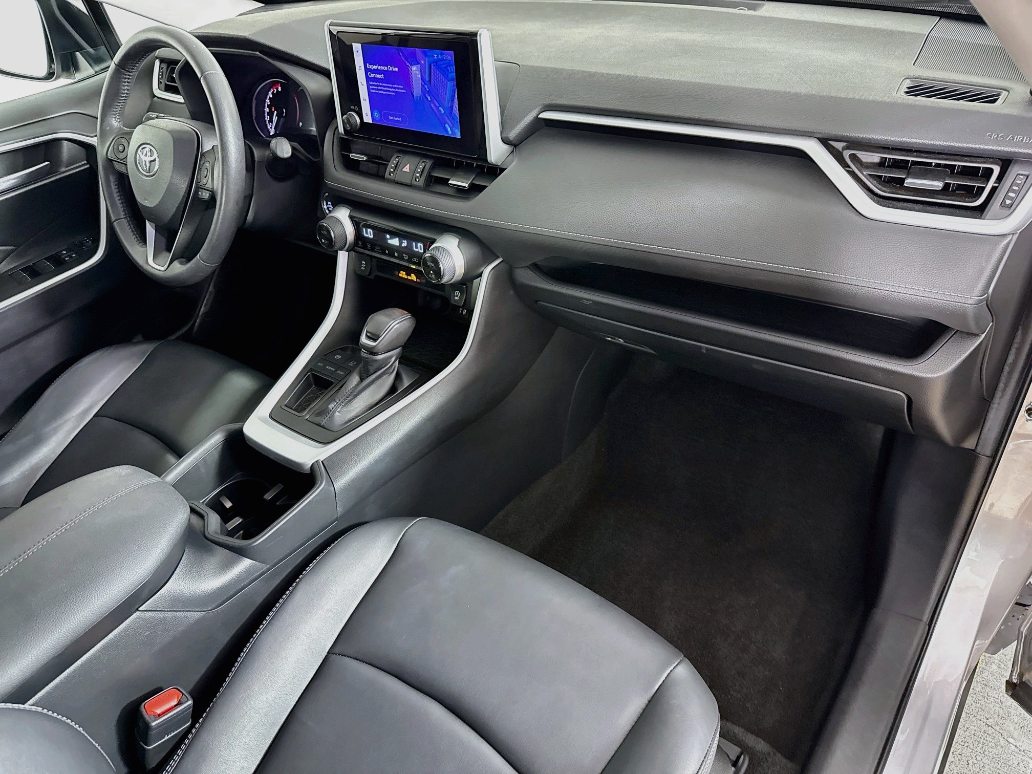 Used 2023 Toyota RAV4 XLE Premium FWD image 35