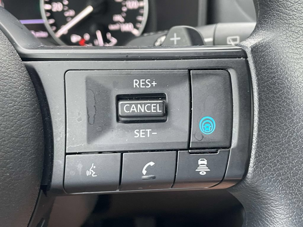Used 2024 Nissan Rogue SV AWD/4WD image 32