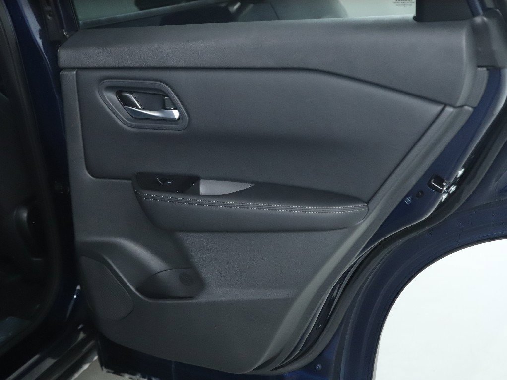 Used 2026 Nissan Rogue SV image 31