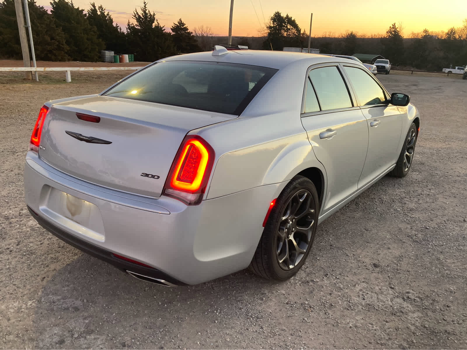 Used 2022 Chrysler 300 Touring w/ Sport Appearance Package image 6