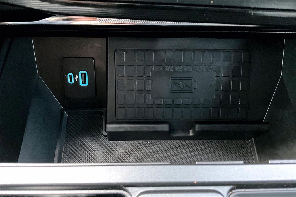 Certified 2022 Ford F150 Lightning Platinum image 33