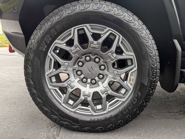 New 2025 GMC Hummer EV 3X w/ LPO, Sport Package image 8