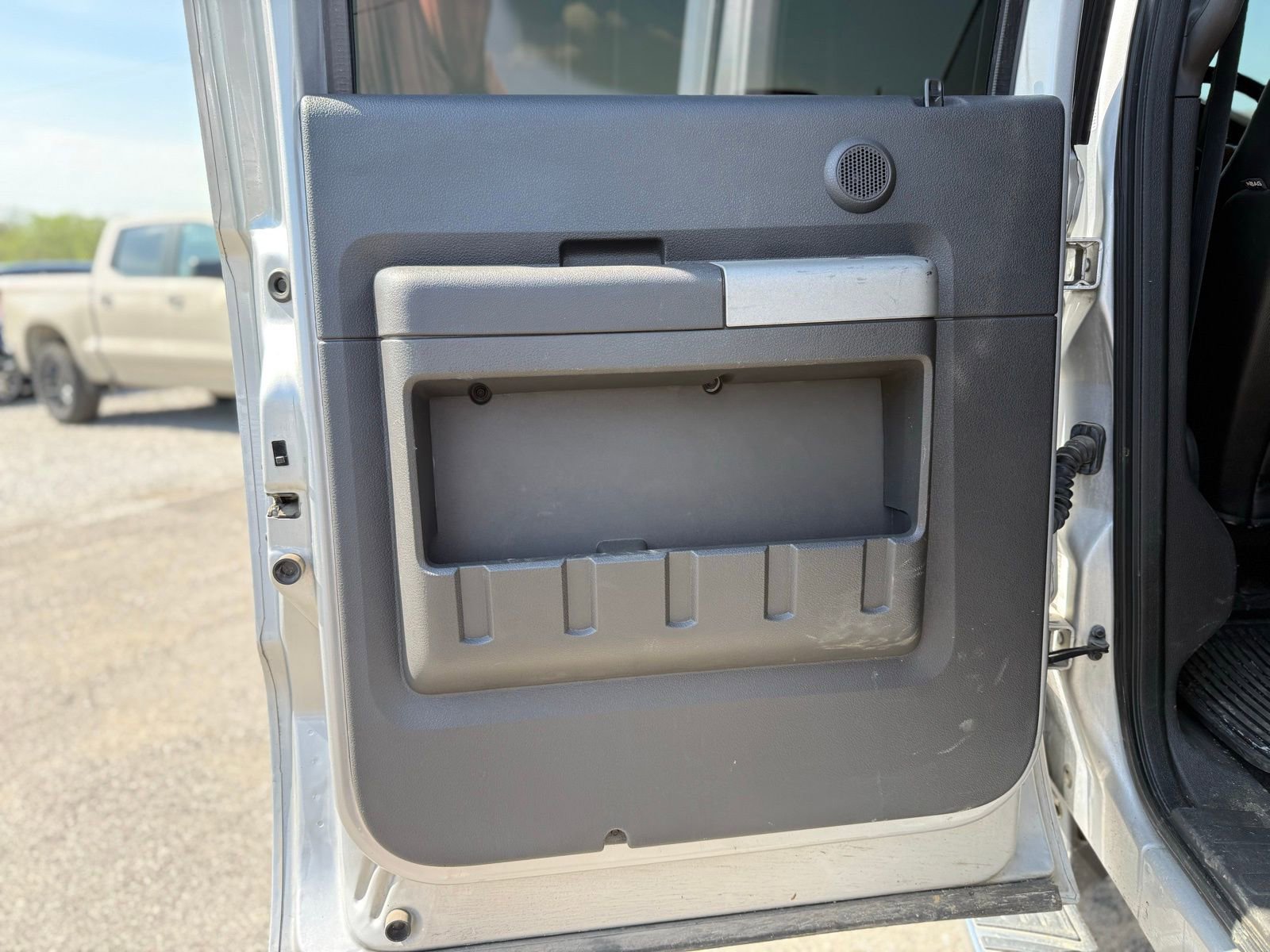 Used 2014 Ford F350 Lariat w/ Chrome Package image 8