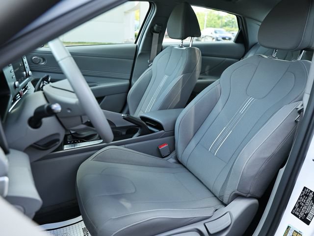 Used 2025 Hyundai Elantra Sport FWD image 19
