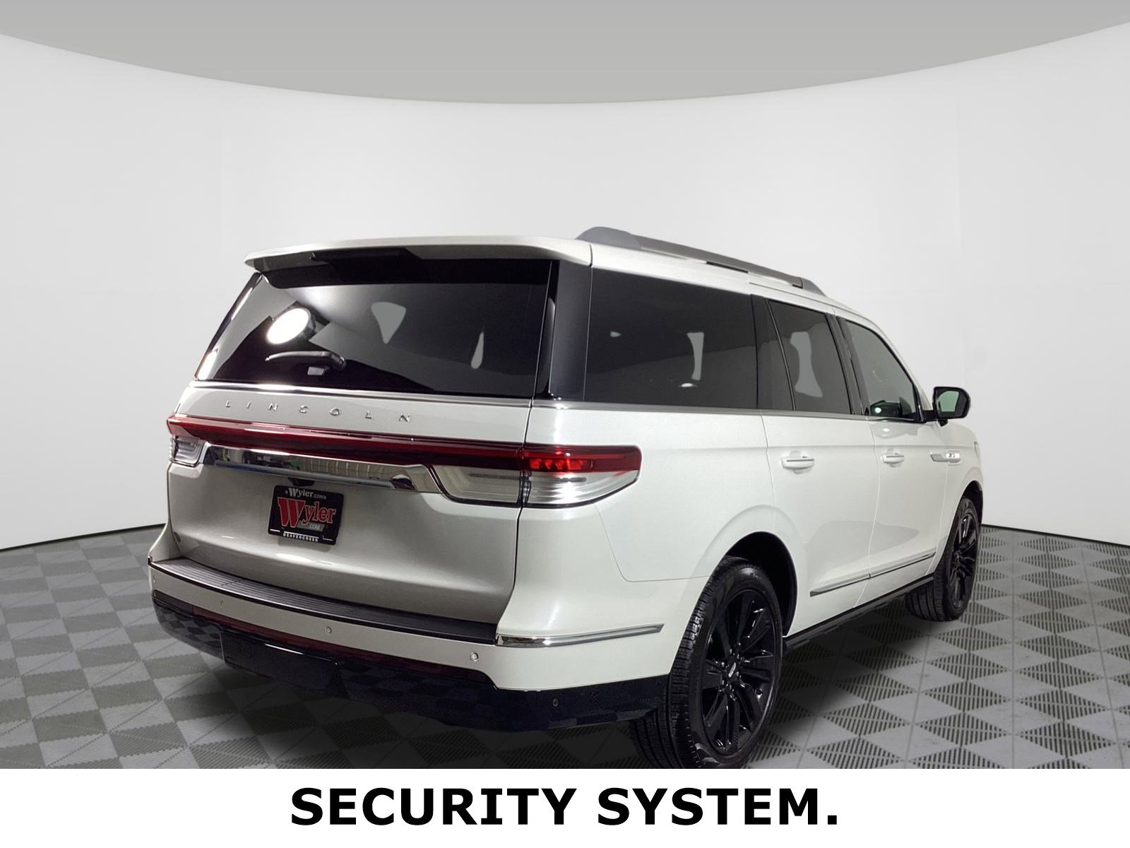 Used 2024 Lincoln Navigator Reserve image 4