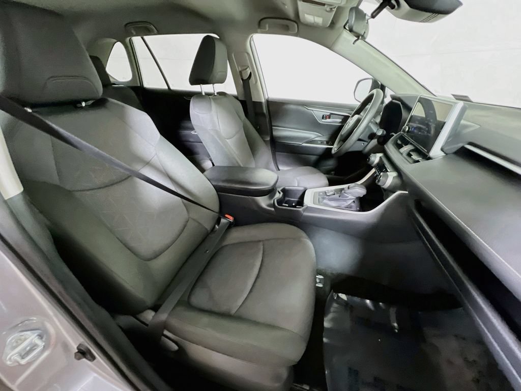 Certified 2025 Toyota RAV4 XLE AWD/4WD image 24