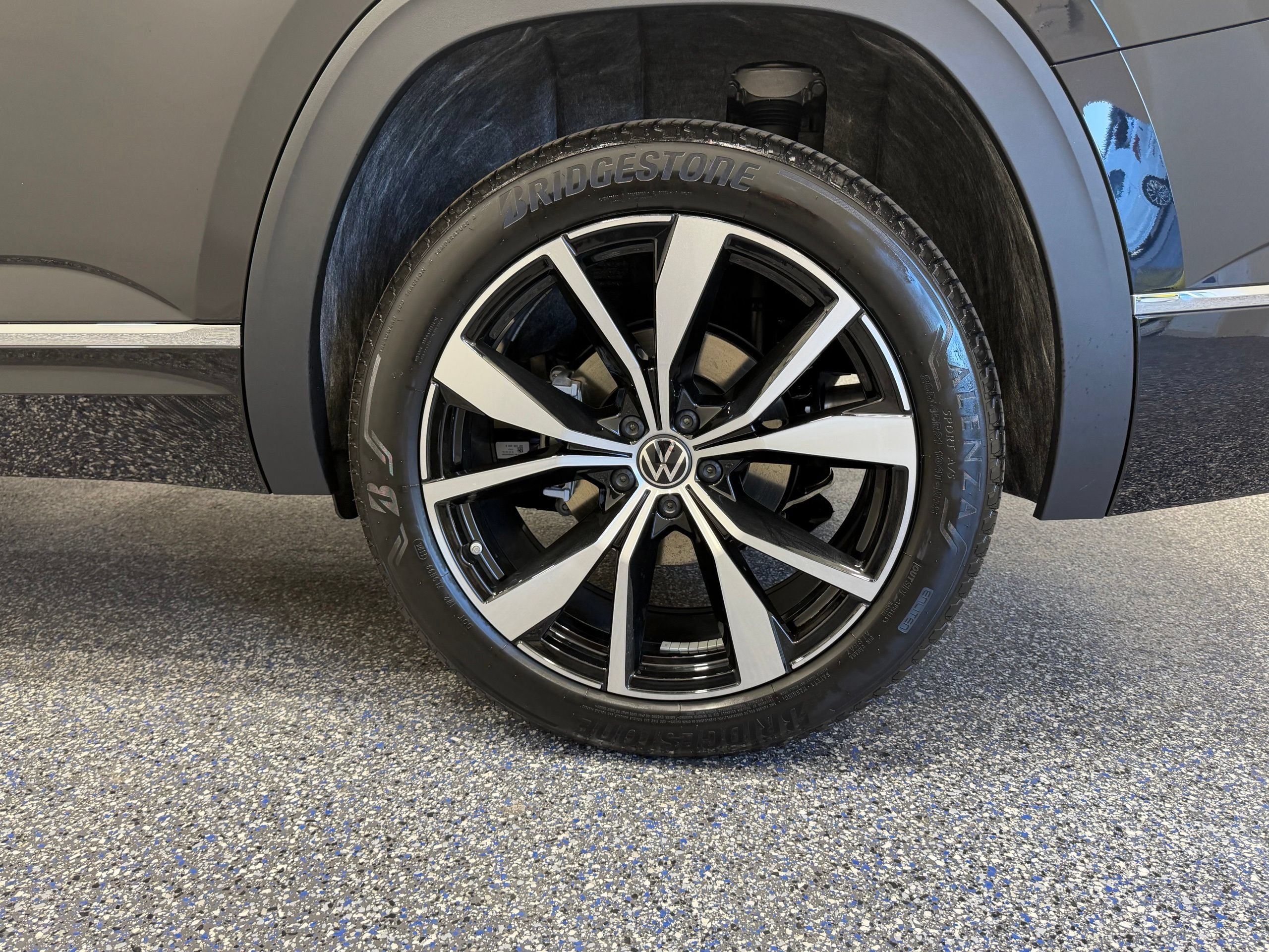 New 2026 Volkswagen Atlas SEL Premium R-Line AWD/4WD image 12
