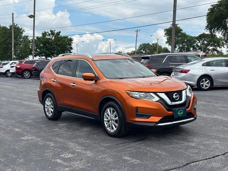 Used 2017 Nissan Rogue SV FWD image 3