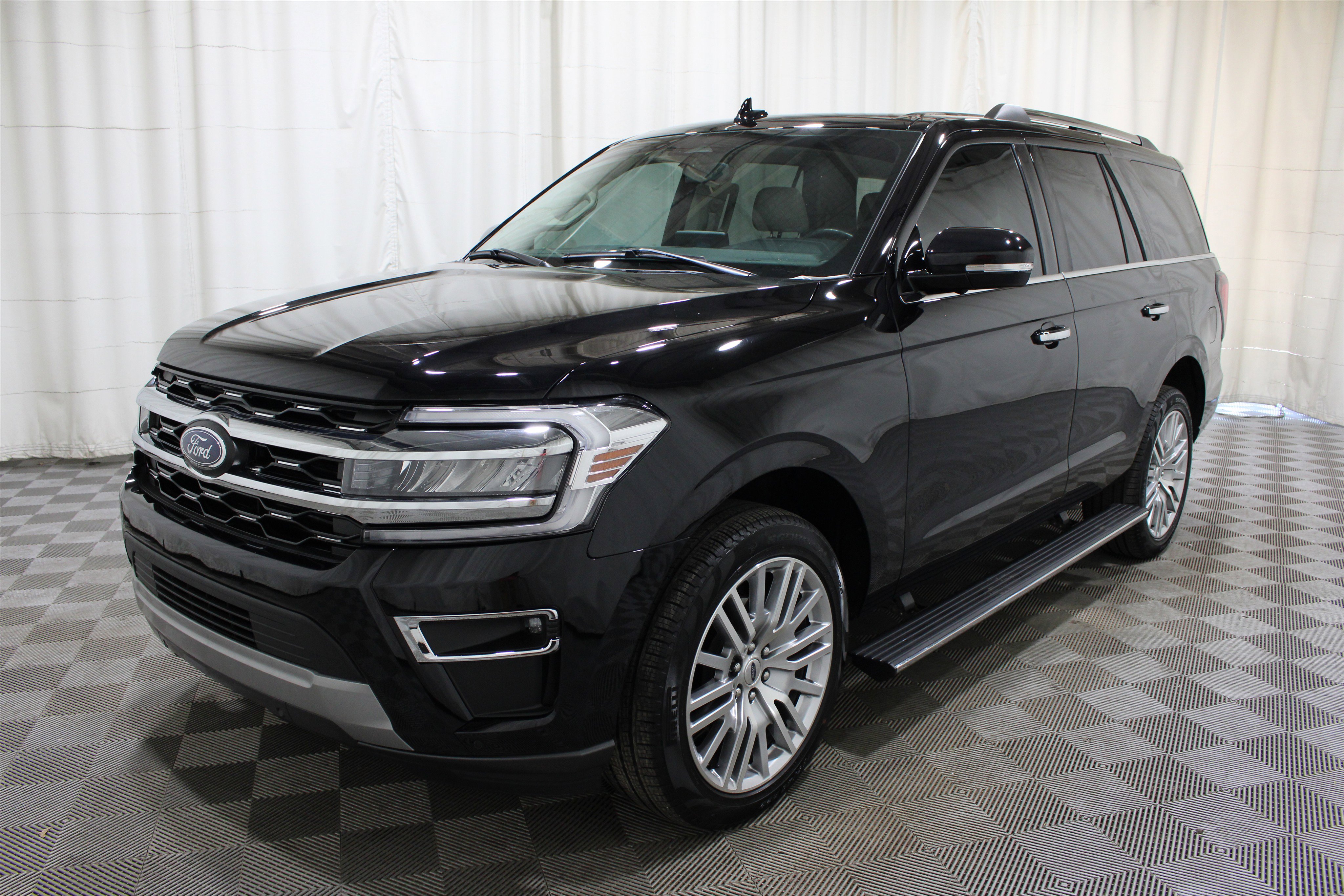 Used 2024 Ford Expedition Limited image 38