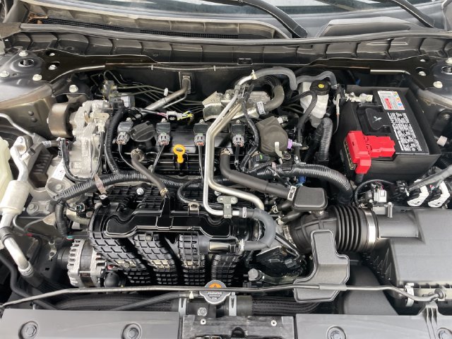 Used 2025 Nissan Altima 2.5 SV FWD image 31