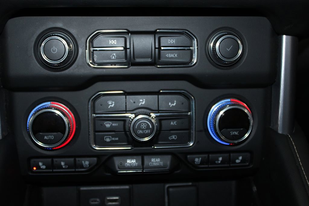 Used 2024 GMC Yukon SLT image 37