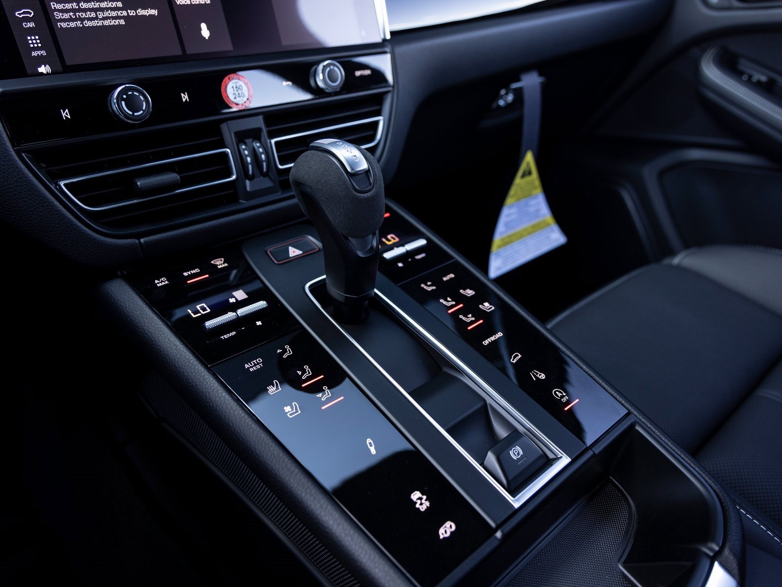 Used 2025 Porsche Macan Turbo image 18