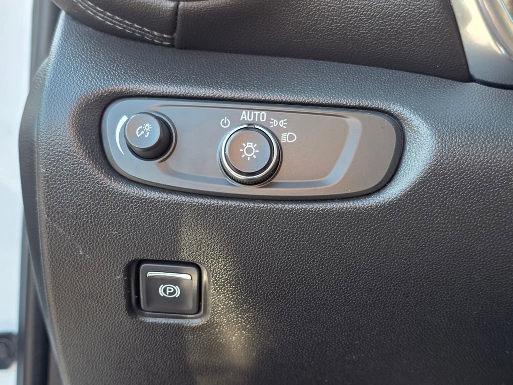 Used 2020 Chevrolet Blazer LT image 14