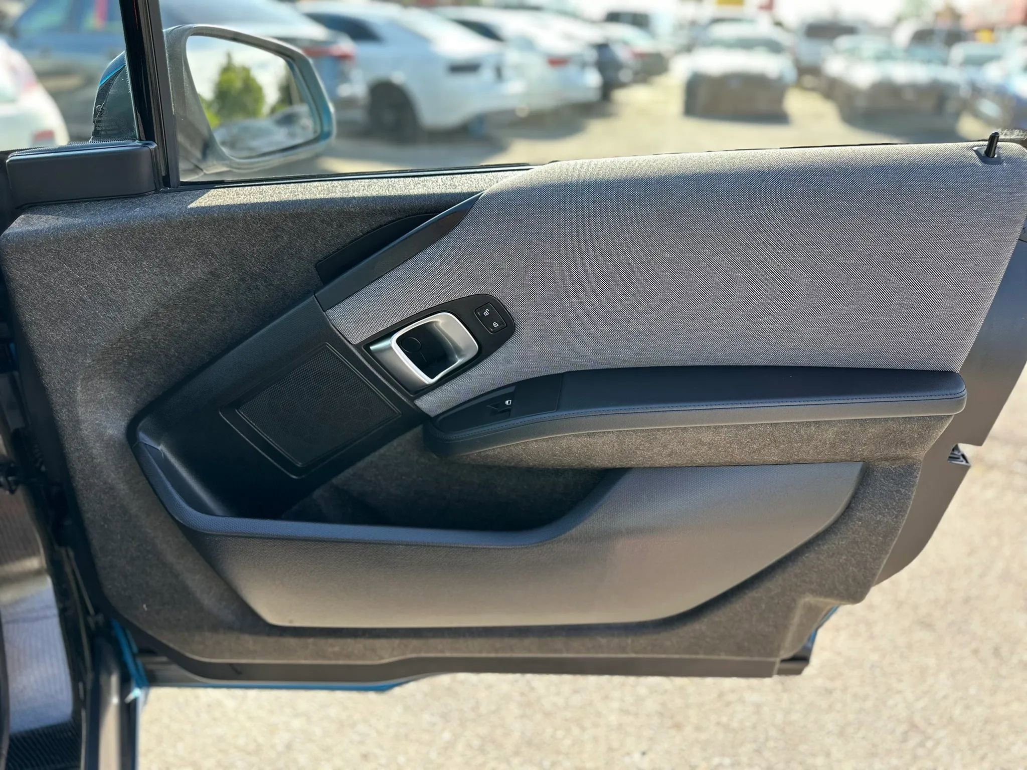 Used 2017 BMW i3 w/ Range Extender RWD image 18