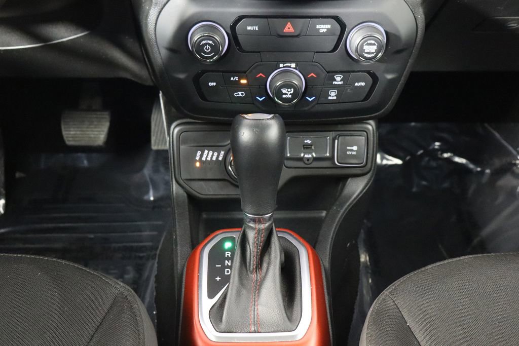 Used 2018 Jeep Renegade Trailhawk w/ Safety & Security Group image 28