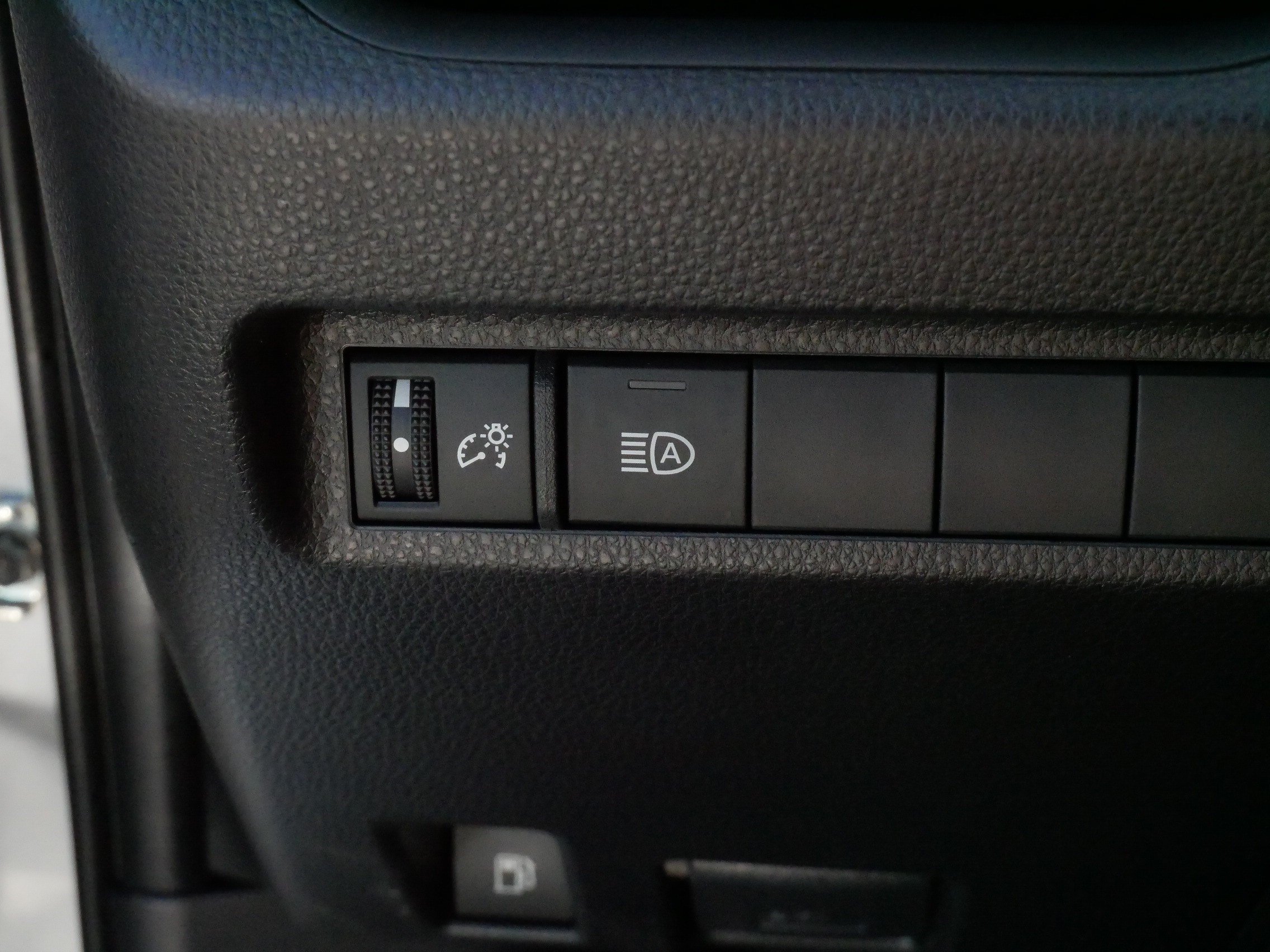 Certified 2025 Toyota RAV4 XLE Premium AWD/4WD image 27