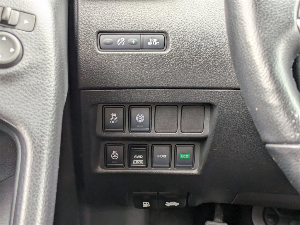 Certified 2022 Nissan Rogue Sport SV image 17