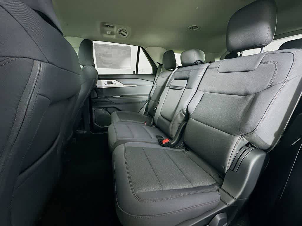 New 2026 Ford Explorer Active RWD image 13
