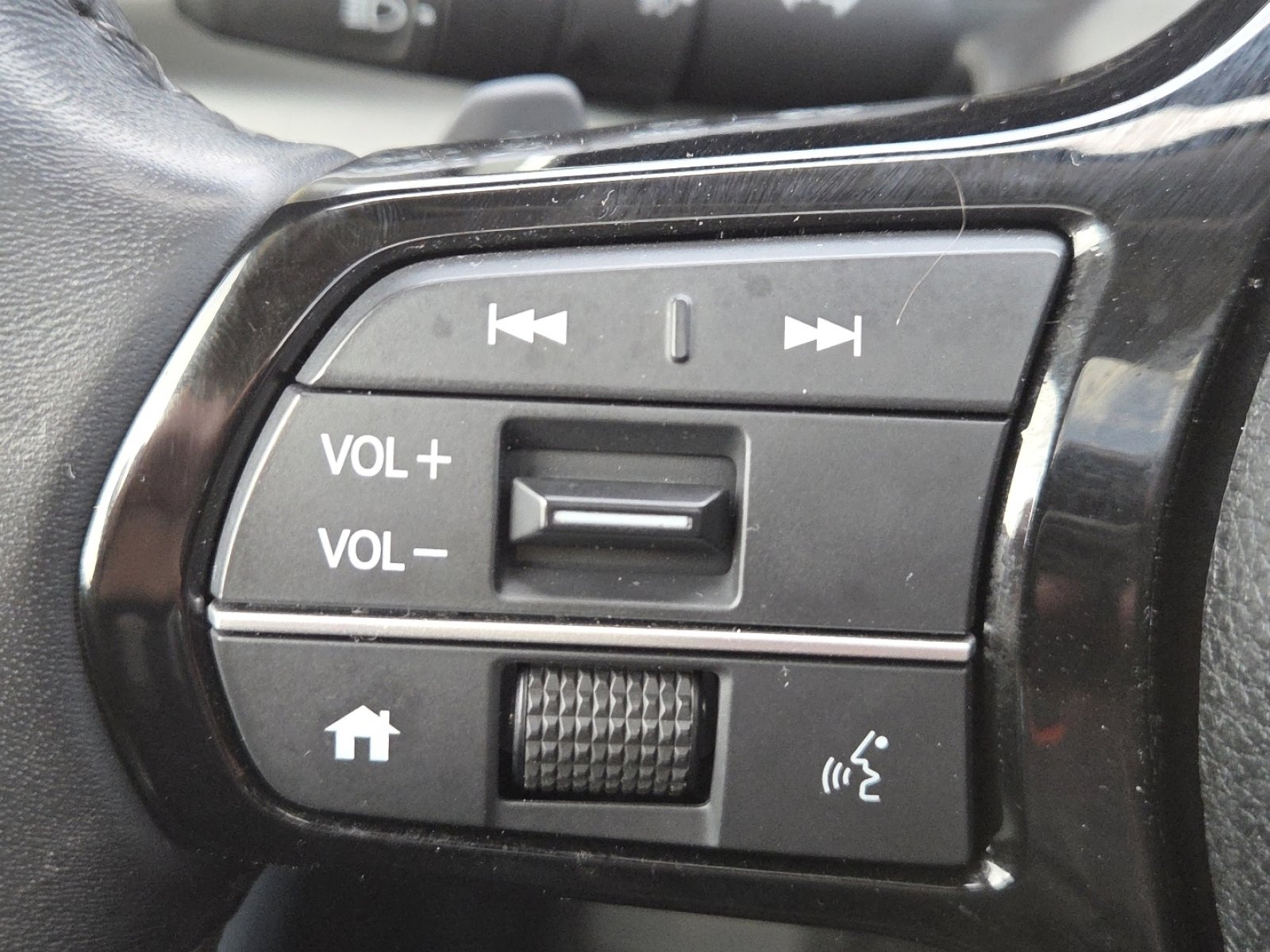 Used 2023 Honda Pilot Touring image 35