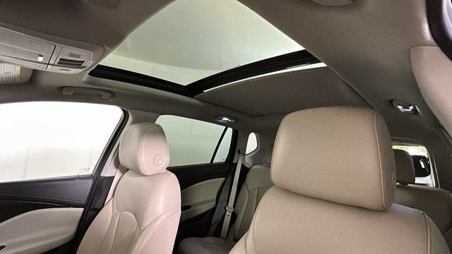 Used 2020 Buick Envision Premium AWD/4WD image 12