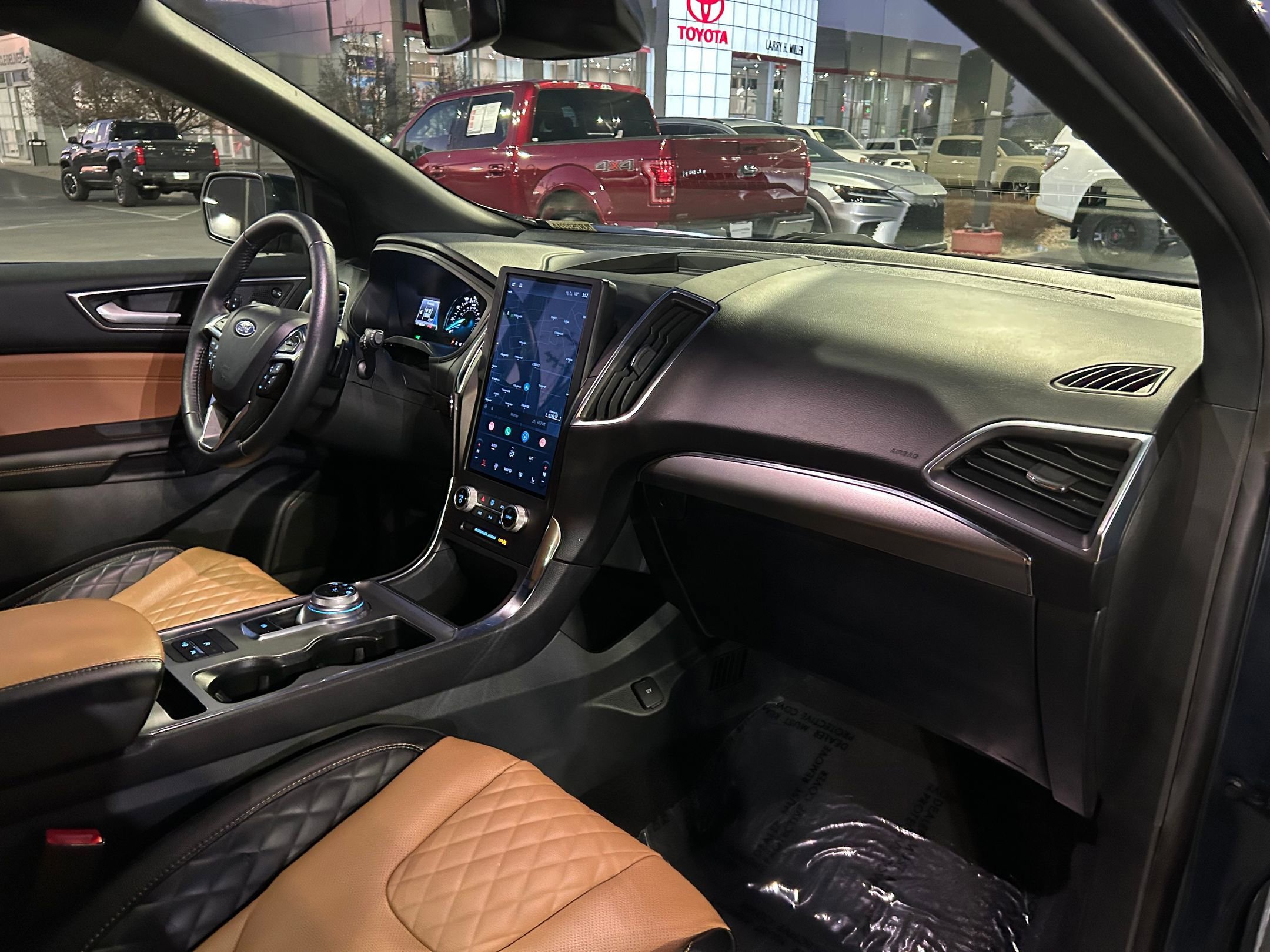 Used 2024 Ford Edge Titanium w/ Titanium Elite Package image 28