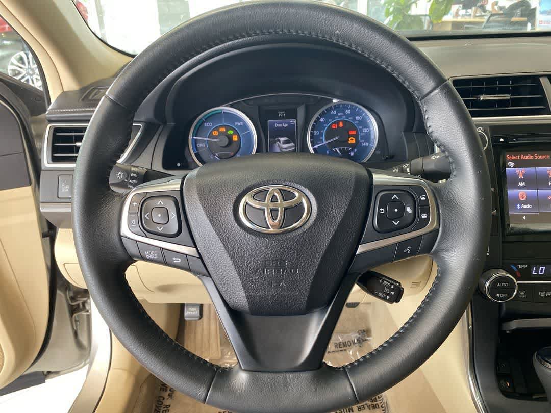 Used 2015 Toyota Camry XLE w/ Moonroof Package FWD image 17