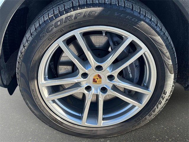 Used 2021 Porsche Cayenne image 9