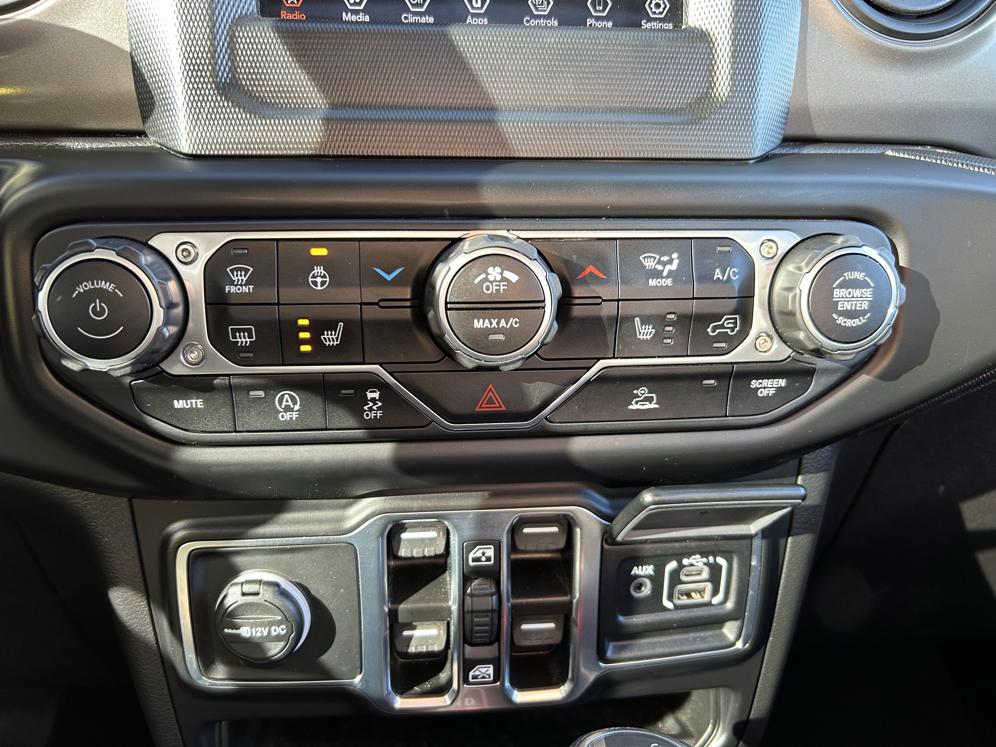 Used 2023 Jeep Wrangler Sport S image 14