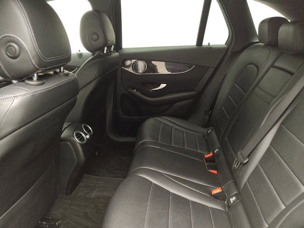 Used 2019 Mercedes-Benz GLC 300 4MATIC image 18