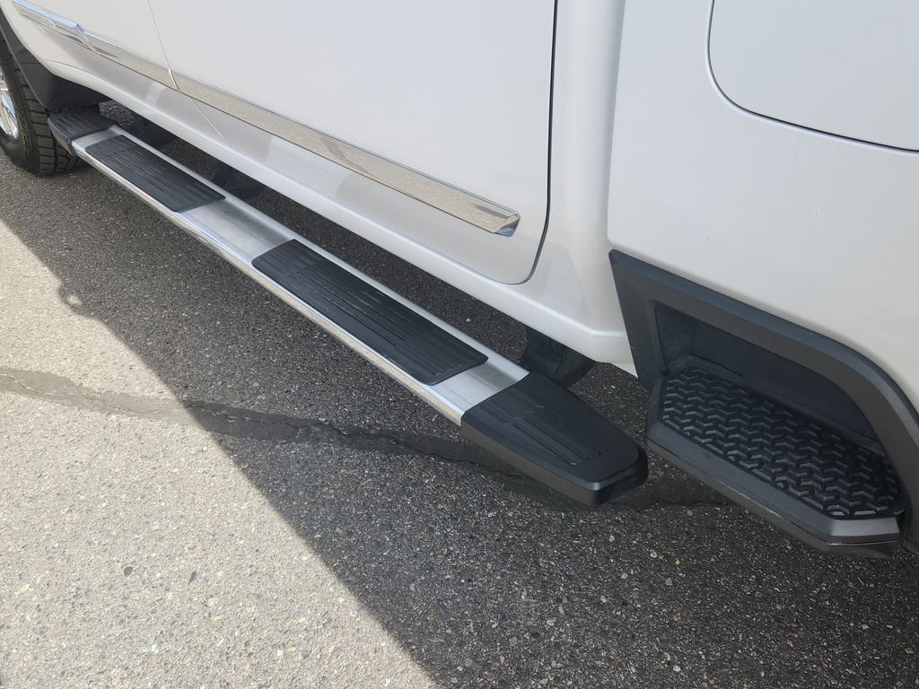 Used 2024 Chevrolet Silverado 2500 High Country w/ Technology Package image 12