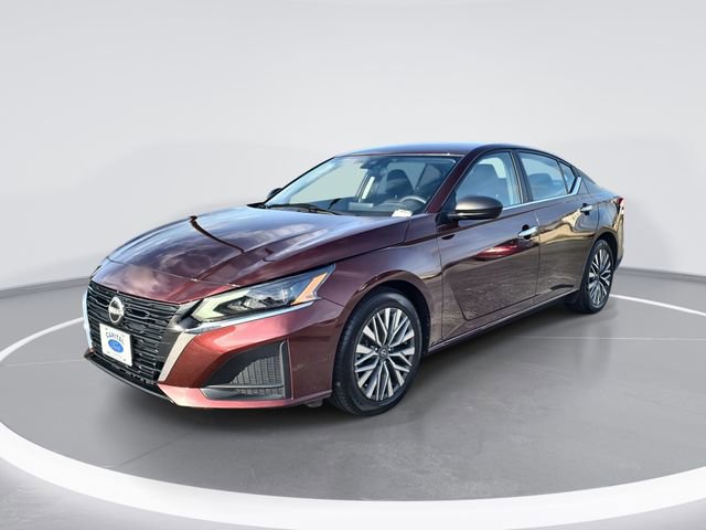 Used 2024 Nissan Altima 2.5 SV FWD image 1