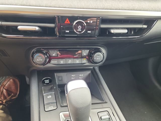 Used 2026 Nissan Kicks SV w/ SV Premium Package image 17