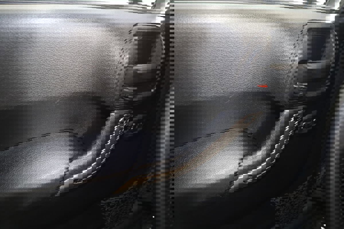 Used 2016 Jeep Wrangler Unlimited Sahara image 32