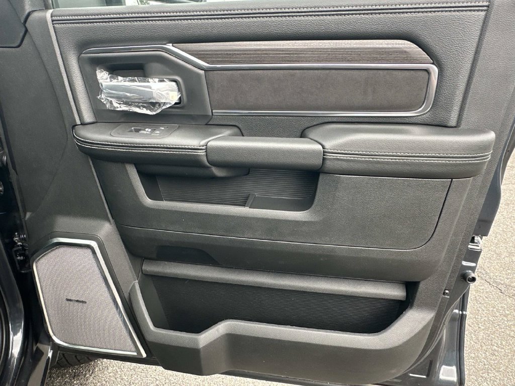 New 2026 RAM 3500 Laramie AWD/4WD image 11