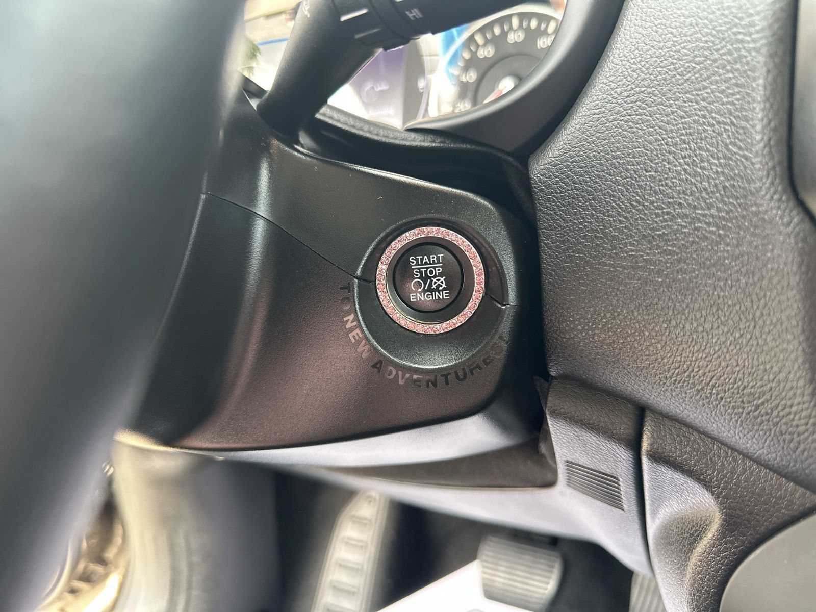 Used 2019 Jeep Renegade Latitude w/ Cold Weather Group AWD/4WD image 17