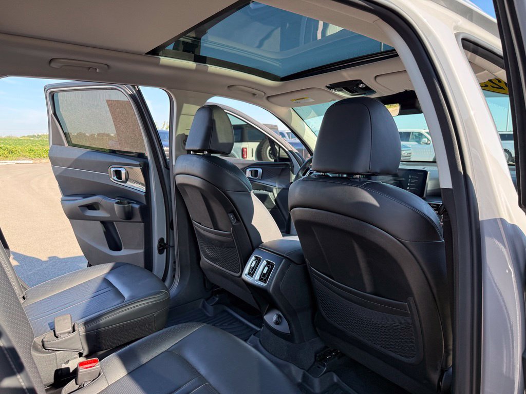 Used 2025 Kia Sorento EX w/ Panoramic Sunroof Package FWD image 20