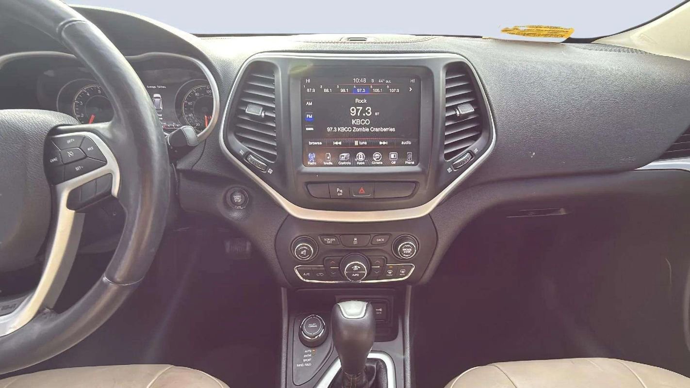 Used 2018 Jeep Cherokee Limited image 9