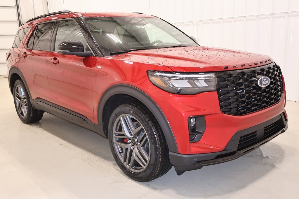 New 2026 Ford Explorer ST-Line w/ ST-Line Street Pack image 3