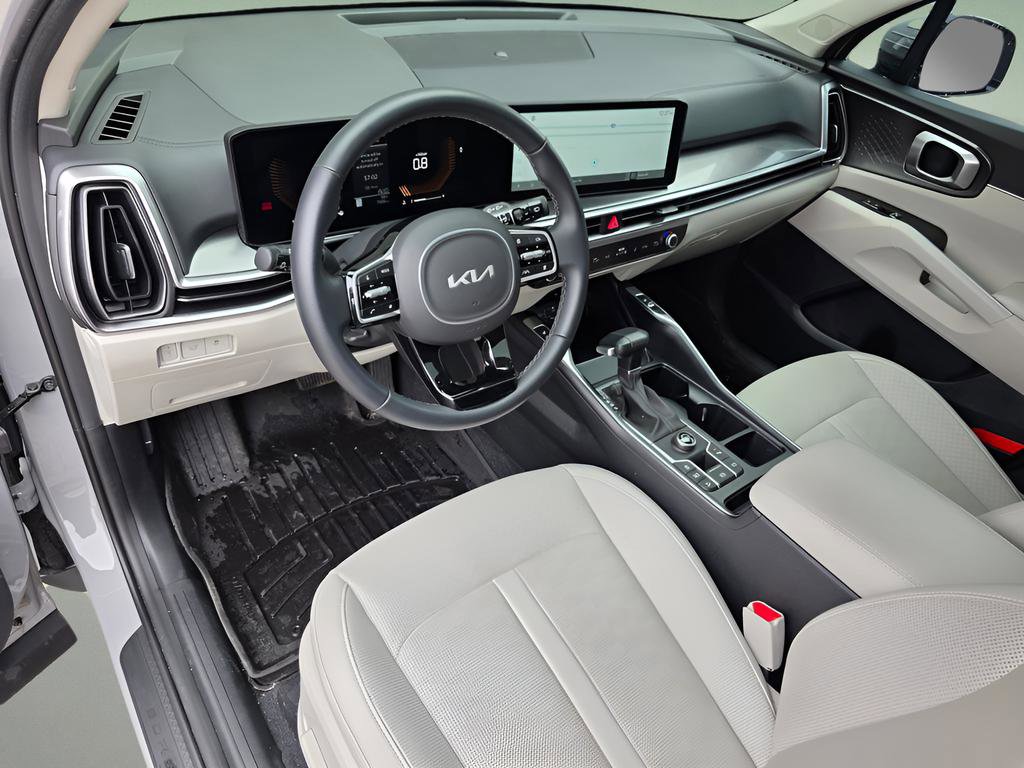 Used 2025 Kia Sorento EX w/ Panoramic Sunroof Package FWD image 22
