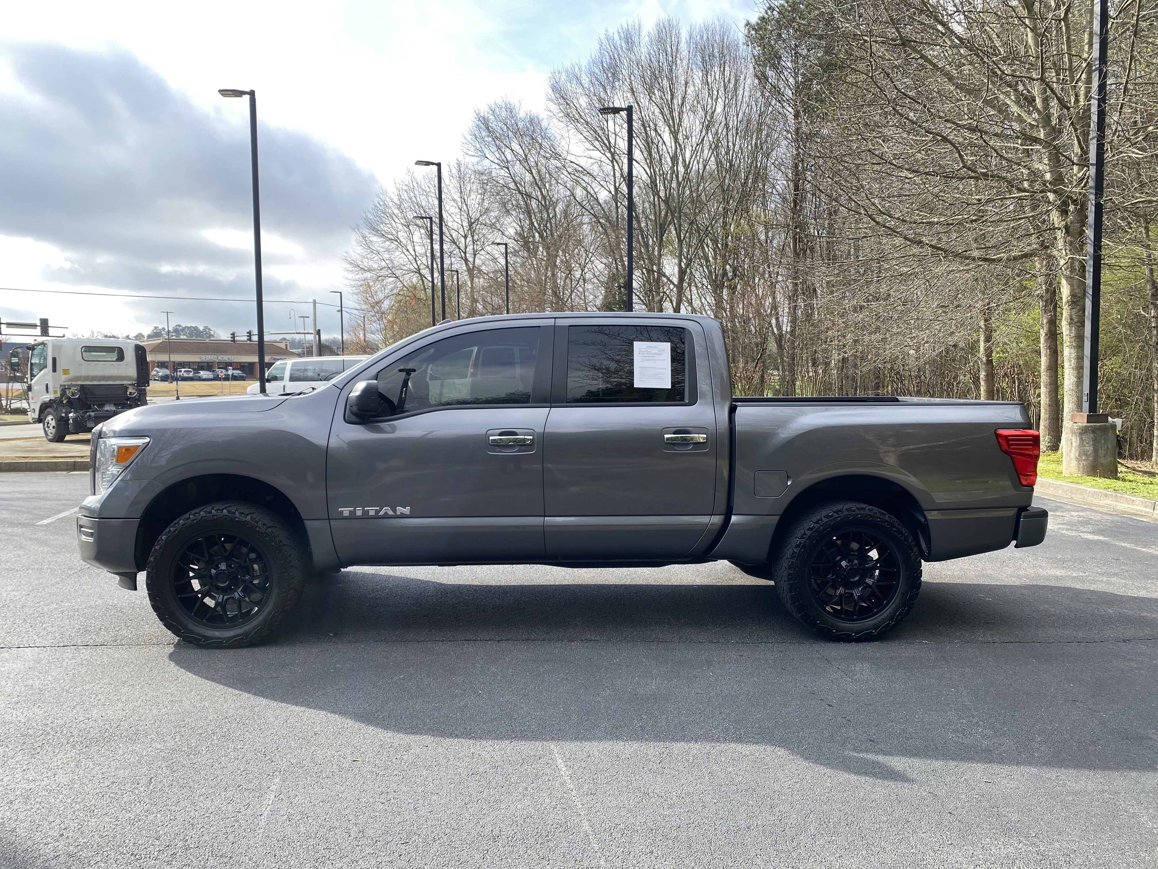 Used 2021 Nissan Titan SV AWD/4WD image 6