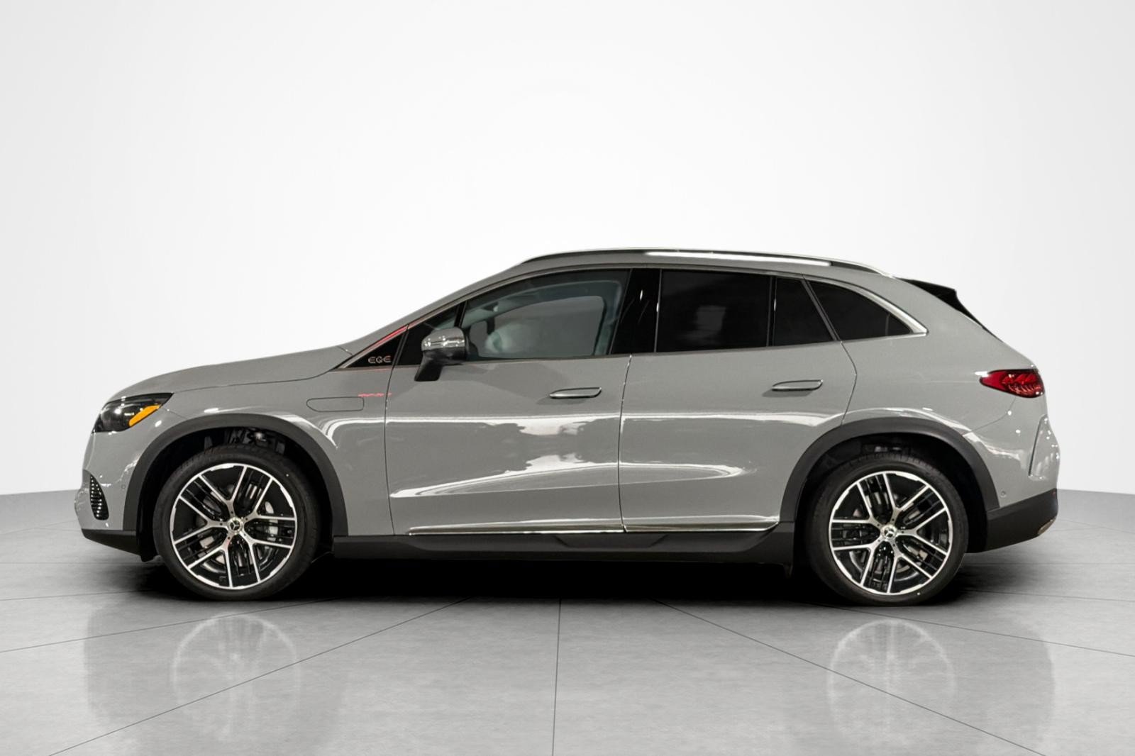 New 2026 Mercedes-Benz EQE 320 4MATIC SUV image 2