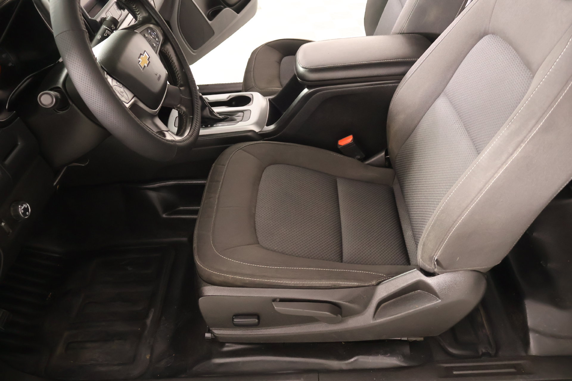 Used 2022 Chevrolet Colorado LT w/ Fleet Safety Package RWD image 10