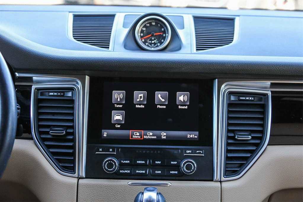 Used 2018 Porsche Macan image 14