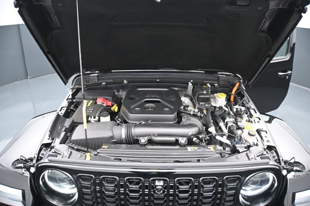 Used 2024 Jeep Wrangler High Altitude AWD/4WD image 29